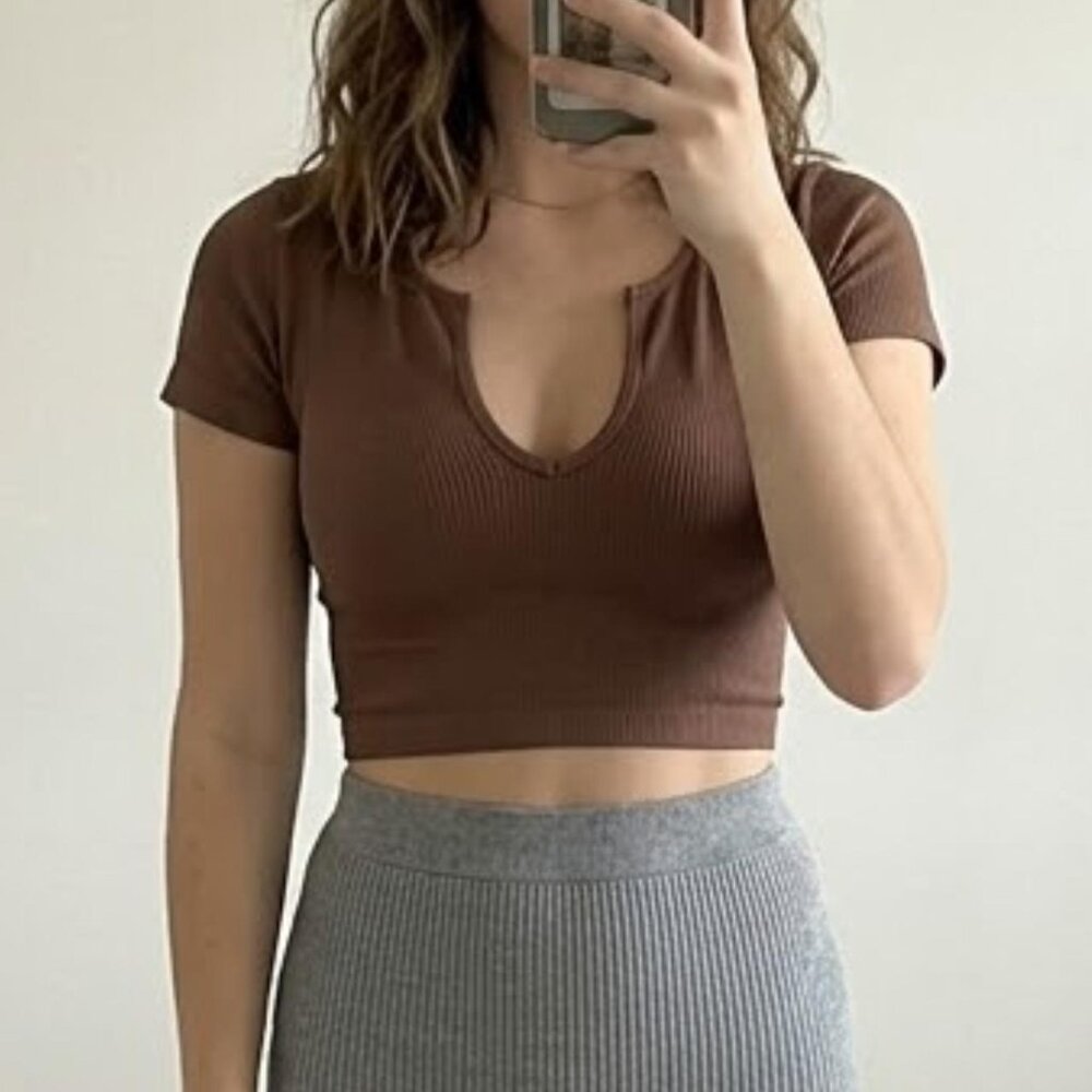 Contour Women's Teen Brown Ribbed Cropped Short Sleeve